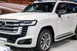 Hé lộ ngày Toyota Land Cruiser hybrid ra mắt, đại lý báo giá chênh tới 900 triệu đồng