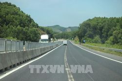 Cao tốc La Sơn - Hòa Liên đạt 99%, sắp thông xe 4 làn