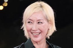 Lee Hye Young ở tuổi 55 chăm sóc bản thân thế nào sau biến cố sức khỏe?