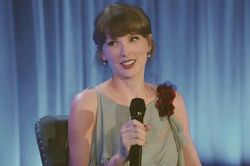 Taylor Swift tiết lộ cách đáp trả anti-fan: 'Tôi thích dùng những từ họ phải tra từ điển'