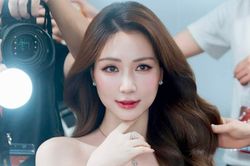Hòa Minzy gây thương nhớ với tạo hình công chúa sau đêm diễn đặc biệt