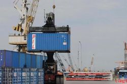 Ngành Công Thương 8 tháng đầu năm 2026: Sau điểm cộng là hai chuyển động lớn