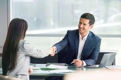 Nhân viên nghỉ việc: Cần hoàn tất gì trước khi bàn giao?