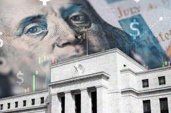 Standard Chartered dự báo Fed đứng yên, ECB và BoJ tăng lãi suất: USD sẽ biến động ra sao?