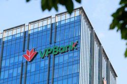 Dàn lãnh đạo và cổ đông liên quan nắm hơn 35% vốn điều lệ VPBank