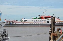 Nhiều tuyến tàu, phà ra các đảo ở An Giang tam ngưng hoạt động do thời tiết xấu