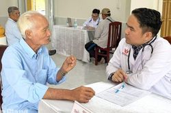 100 người dân Gò Quao được khám sức khỏe miễn phí