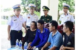 Tìm thấy, đưa 3 ngư dân mất tích ở Phú Quốc vào bờ