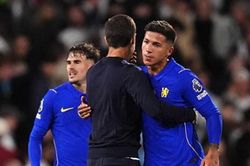 HLV Xabi Alonso lên tiếng về tương lai tiền vệ Enzo Fernandez sau bão la ó ở Chelsea