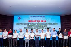 Gần 60 học viên hoàn thành tập huấn dạy bơi, phòng chống đuối nước trẻ em