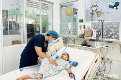 Những dấu hiệu trẻ rơi vào trạng thái sốc nguy hiểm