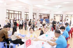 289 người tham gia hiến máu tình nguyện