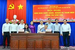 Đồng Tháp: Bàn giao chức năng, nhiệm vụ tham mưu công tác dân vận về Đảng ủy Mặt trận Tổ quốc, các đoàn thể tỉnh