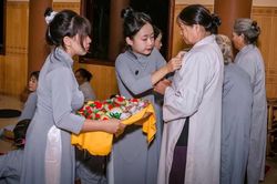 Mùa Vu Lan: Từ chữ hiếu đến nghĩa tình