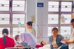 An Khê khẩn trương xác minh vụ trên 100 người nhập viện nghi ngộ độc thực phẩm