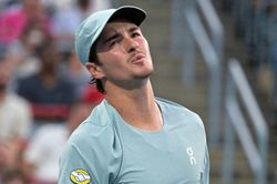 Tài năng trẻ Joao Fonseca chính thức rút lui khỏi giải US Open 2026 do chấn thương vùng bụng