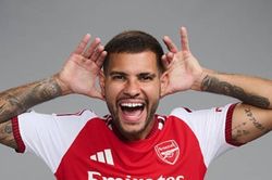 Arsenal &aacute;p đảo Man City v&agrave; Liverpool tr&ecirc;n thị trường nhờ chiến lược chuyển nhượng thực dụng