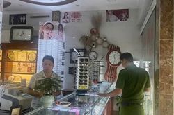 Khởi tố đối tượng bán đồng hồ Rolex, Tissot rởm ở Phú Thọ