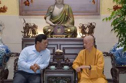 Lãnh đạo Bộ Dân tộc và Tôn giáo thăm Đức Pháp chủ cùng chư vị lãnh đạo Giáo hội Phật giáo Việt Nam