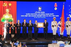 Hiệp hội Doanh nghiệp nhỏ và vừa Việt Nam đón nhận Huân chương Lao động hạng Nhất