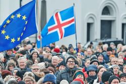 Iceland chia rẽ trước cánh cửa vào EU