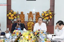 Chủ tịch Quốc hội Trần Thanh Mẫn và Chủ tịch Quốc hội Bờ Biển Ngà thăm làm việc tại Công ty CASEAMEX