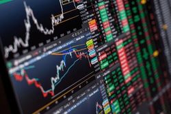 VN-Index áp sát 1.800 điểm, áp lực chốt lời dâng cao