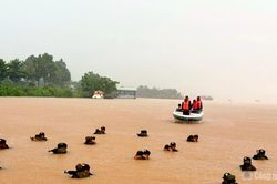 Vượt nắng, thắng mưa giữ bình yên vùng sông nước Cửu Long