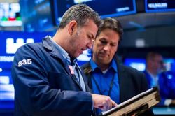 Chỉ số S&P 500 và Nasdaq đồng loạt giảm điểm
