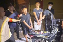 Tổ c&ocirc;ng t&aacute;c 141 bắt giữ hai đối tượng t&agrave;ng trữ ma t&uacute;y