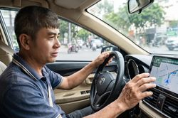 Đừng chỉ dùng Google Maps để tìm đường: 5 tính năng giúp tài xế tiết kiệm xăng đáng kể