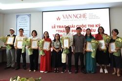Trao giải cuộc thi ký 'Thành phố tôi yêu, thành phố nghĩa tình'
