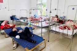 Gần 80 người nhập viện nghi ngộ độc sau khi ăn bánh mì