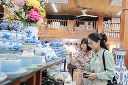 Tạo đột phá trong thiết kế mẫu ở làng nghề Bát Tràng