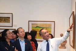 K&yacute; ức lao động dựng x&acirc;y đất nước qua nghệ thuật tạo h&igrave;nh