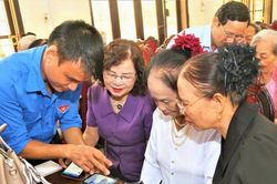 Hà Nội triển khai chính sách chăm sóc, phát huy vai trò người cao tuổi