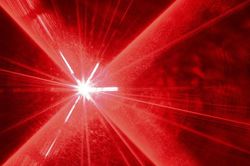 Súng laser cầm tay của Nga có thể xử lý vật liệu nổ cách 100 mét