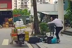 Chủ tịch H&agrave; Nội chỉ đạo xử l&yacute; nghi&ecirc;m vụ bảo vệ h&agrave;nh hung t&agrave;i xế trong KĐT