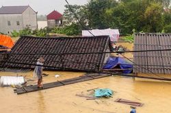 Chuyên gia phân tích những điểm 'có một không hai' của cơn bão số 4