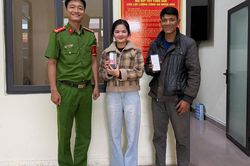 Bất ngờ nhận được 200 triệu đồng, người phụ nữ liền báo công an để trả lại