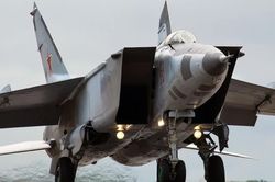 Chiến đấu cơ MiG-25 Liên Xô đã làm thay đổi thiết kế F-15 Mỹ như thế nào?