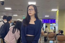 Madam Pang ăn vận trẻ trung khi sang Hà Nội cổ vũ tuyển Thái Lan