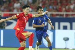 Đ&igrave;nh Bắc đoạt giải Cầu thủ hay nhất ASEAN Cup 2026