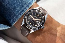 Blancpain đi ngược xu hướng đồng hồ, Czapek vẫn mê mặt số sapphire