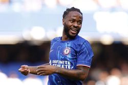 Sterling đối mặt nguy cơ ngồi tù khi sự nghiệp chạm đáy