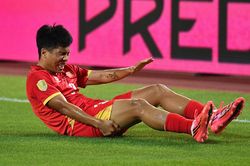 Việt Nam 0-1 Th&aacute;i Lan: Th&agrave;nh Chung mắc lỗi
