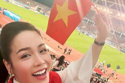 Ho&agrave;ng B&aacute;ch, Nhật Kim Anh ra s&acirc;n Mỹ Đ&igrave;nh cổ vũ tuyển Việt Nam