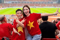Dàn sao ăn mừng chức vô địch của tuyển Việt Nam