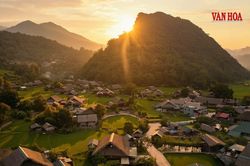 Về thôn Tha 'nghe' khói nếp kể chuyện bản Tày 800 năm tuổi