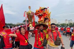Cổ động vi&ecirc;n Việt Nam 'sục s&ocirc;i' trước trận chung kết ASEAN Cup 2026